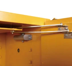 Self closing device